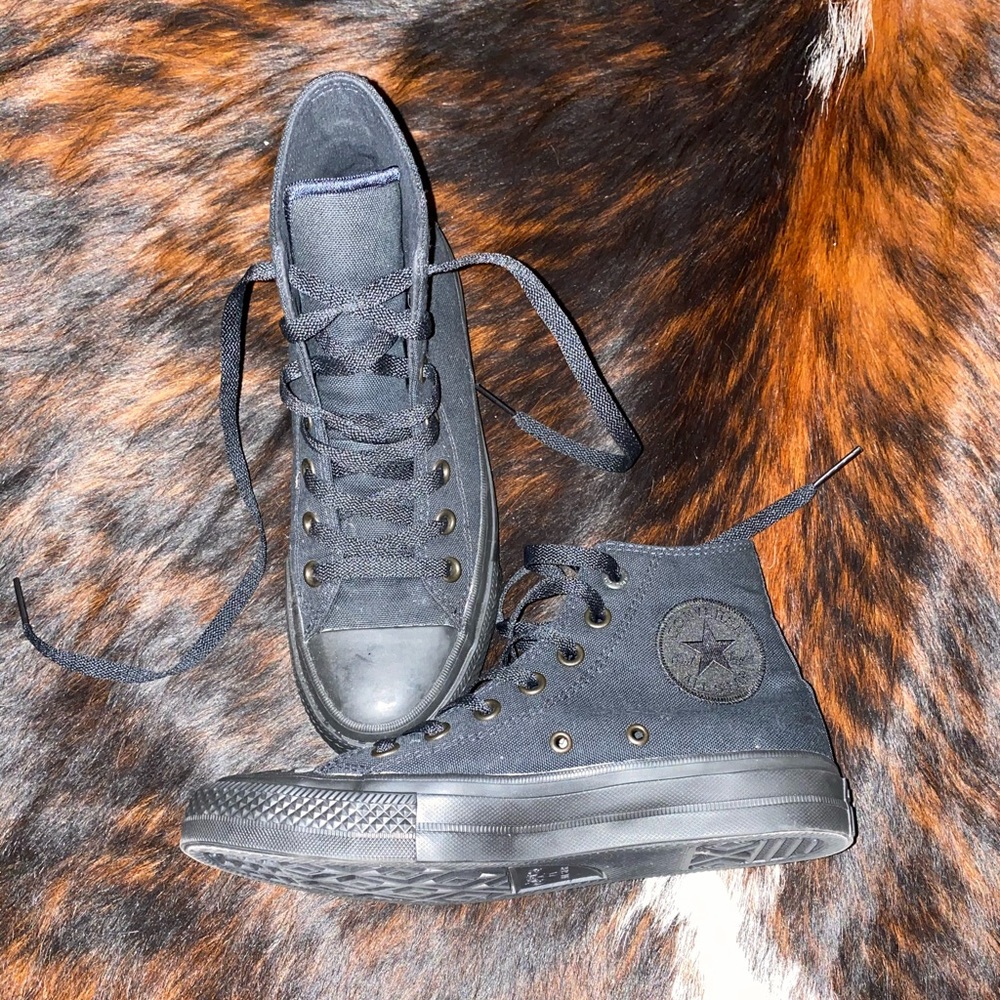 Black converse